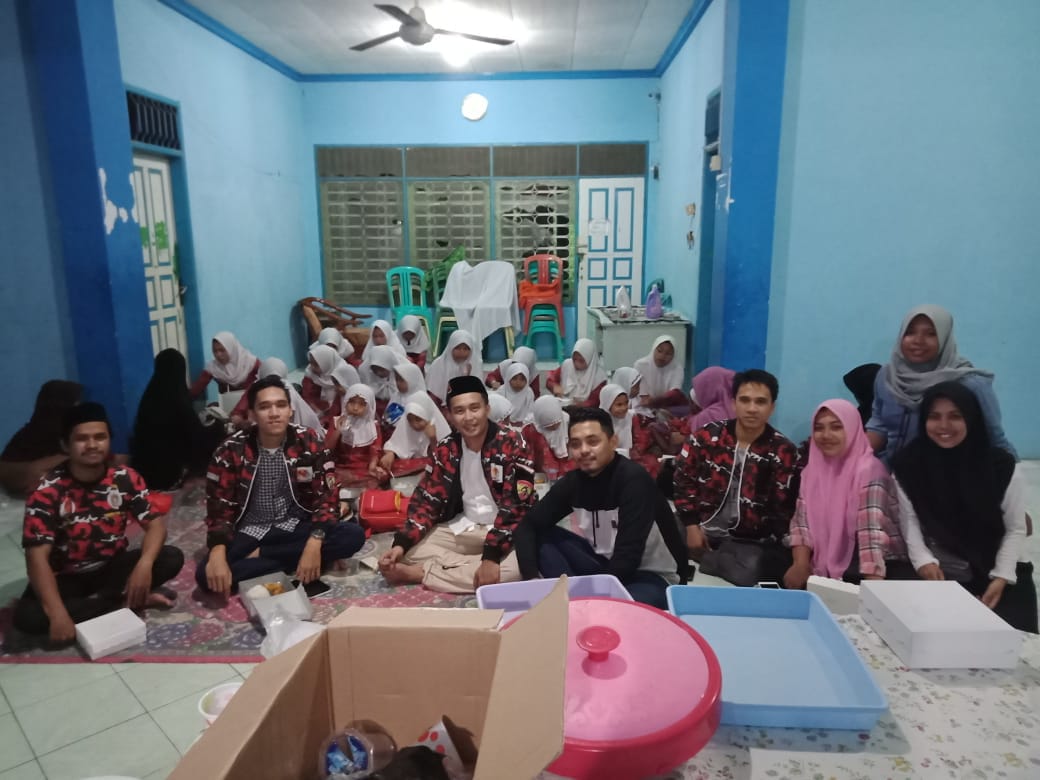 Buka Bersama Anak Yatim, KOMPI Sulsel Doakan Farouk M Betta For Senayan