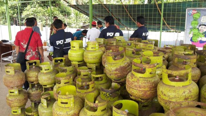 Jelang Ramadhan, Polsek Sabbang Lutra Inspeksi Gas Elpiji 3 Kg