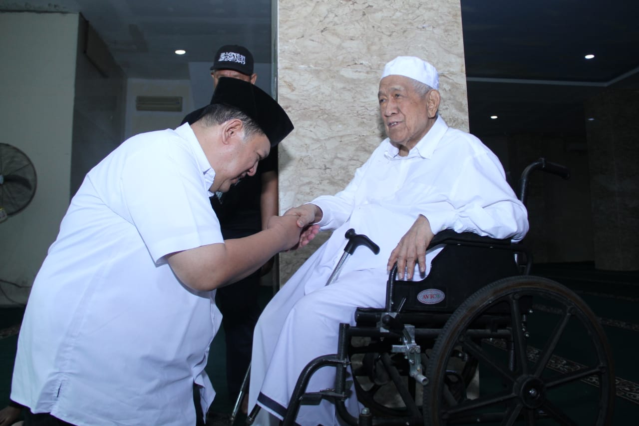 Restu Orangtua Hantarkan Onasis Daftar di PDIP Makassar