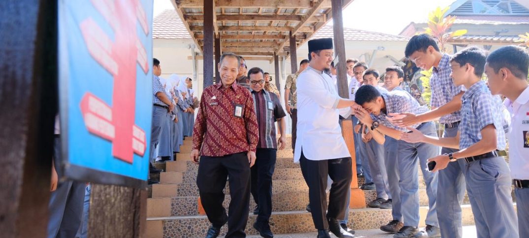 Ikuti Arahan JK, Wakil Gubernur Sulsel Kunjungi SMA Negeri 2 Tinggi Moncong