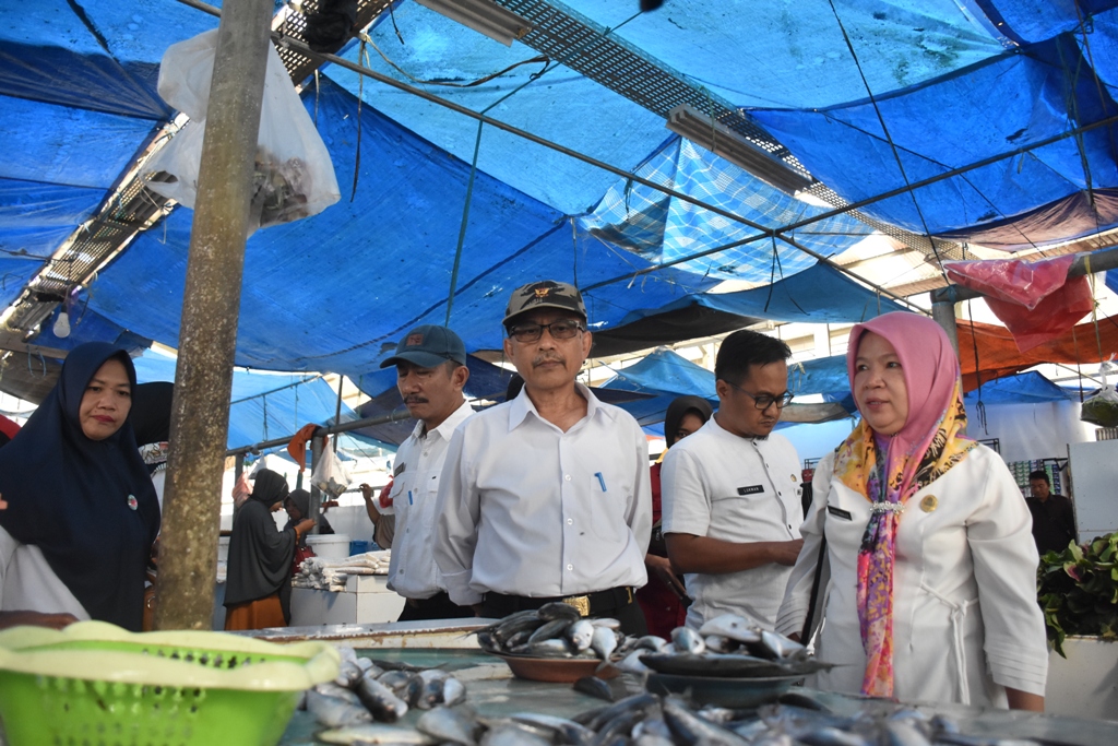 Harga Komoditas Pangan di Pasar Rakyat Bonebone Relatif Stabil Jelang Nataru