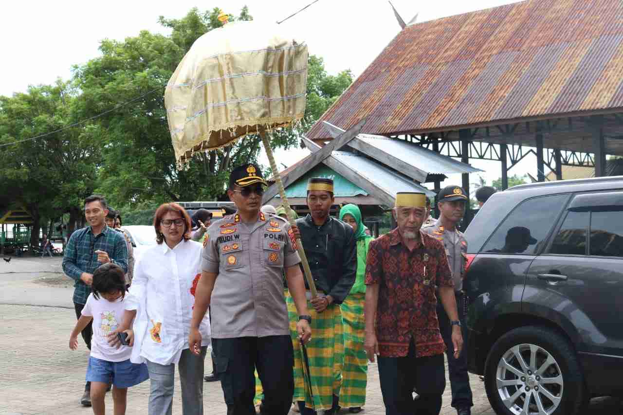 Memupuk Rasa Persaudaraan, Kapolres Takalar AKBP Budi Wahyono Mengunjungi Karaeng Laikang Marbo