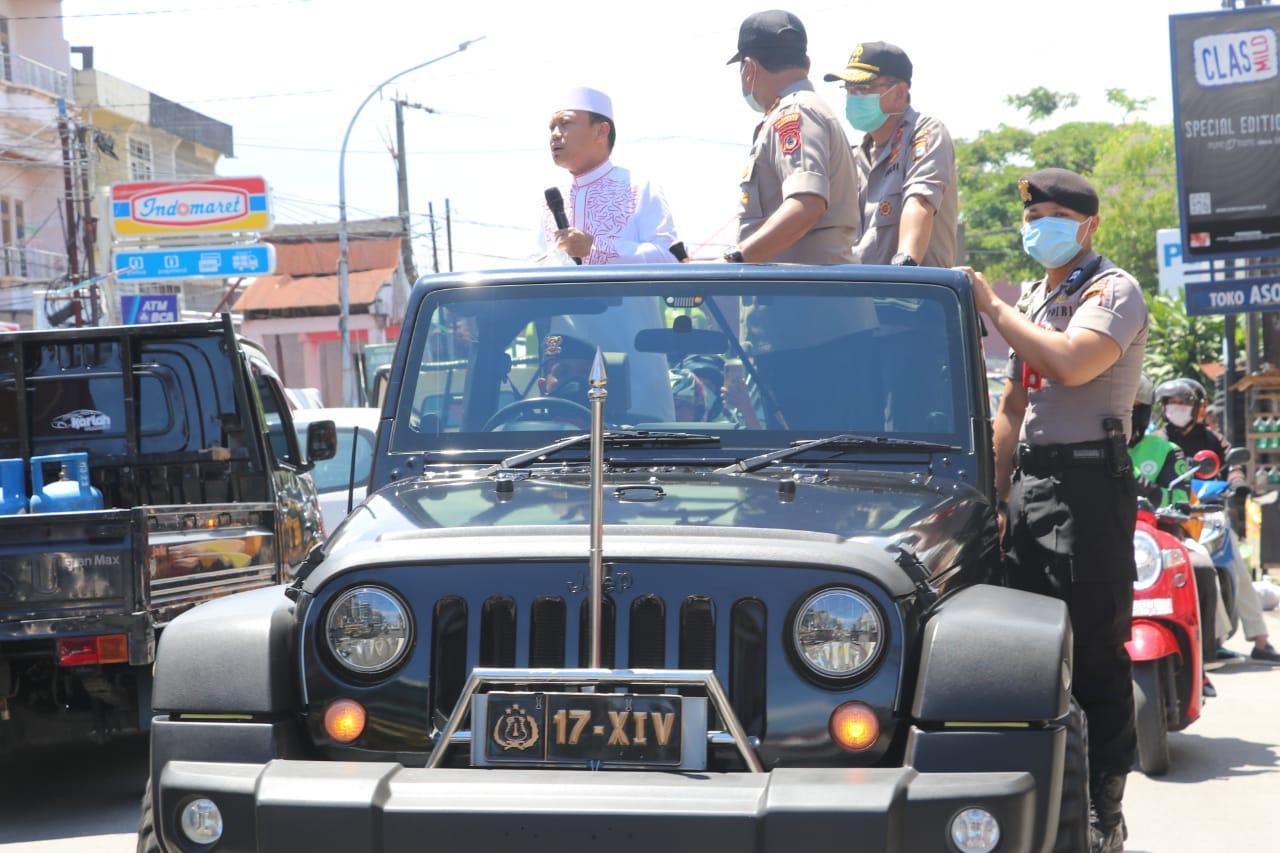 Cegah Corona, Kapolda Sulsel Bersama Ustad Dasad Latief Keliling Kota Makassar Beri Imbauan Ke Warga