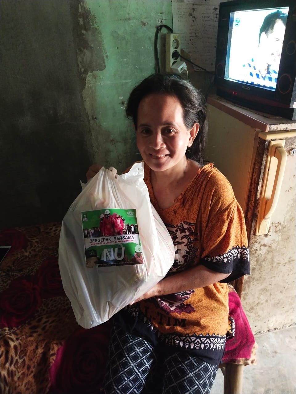 NU Makassar bagi Paket untuk Keluarga Relawan
