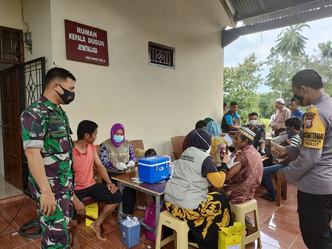 Puskesmas Towata Jalin Sinergitas TNI-Polri Genjot Percepatan Vaksinasi