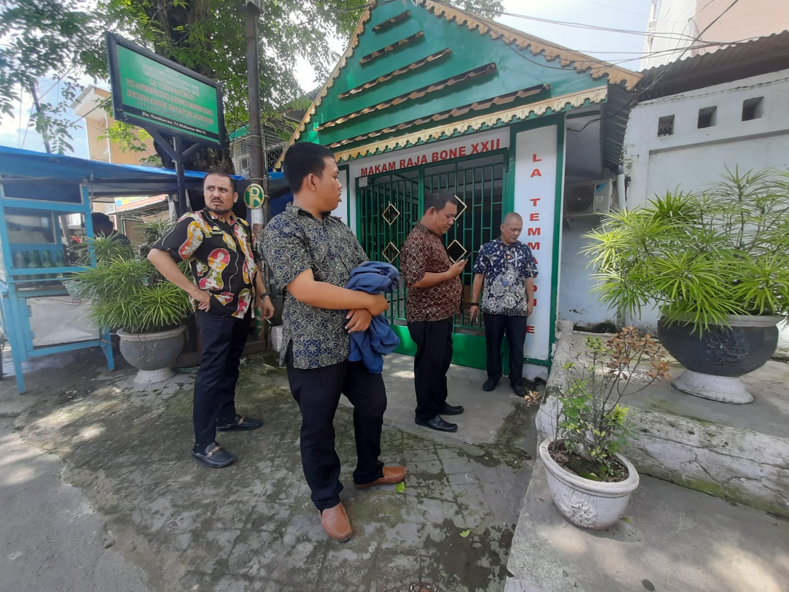 Disbud Kota Makassar Pantau Kinerja Penjaga Makam dan Monumen
