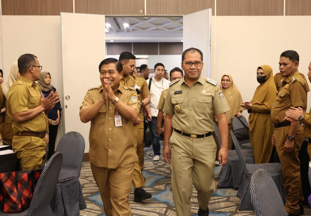 IKM Kinerja Pemkot Makassar 79 Persen, Danny Target 10 Besar LPPD