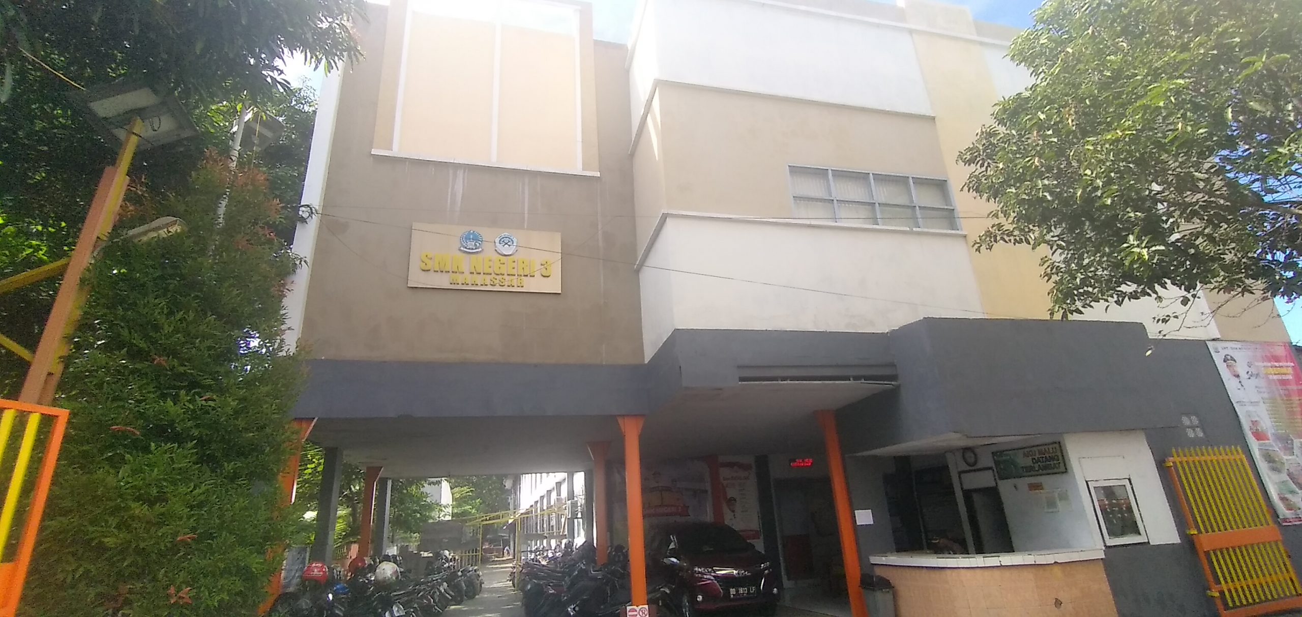 SMK 3 Makassar Satu-Satunya Sekolah Pengguna Listrik Tenaga Surya
