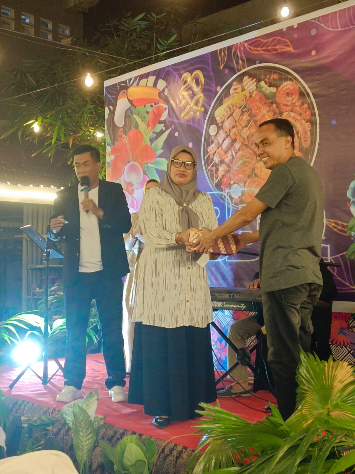 Grand Palace Hotel Makassar Gelar Perayaan Malam Tahun Baru Bertema "BBQ"