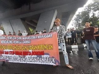Ratusan Aliansi AMPM Unjuk Rasa Dukung Pemilu Damai 2024 di Makassar