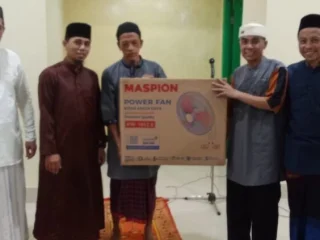 Ketua JOIN Jeneponto Safari Ramadhan Ke Masjid Ummu Hawa, Sumbang 1 Unit Kipas Angin