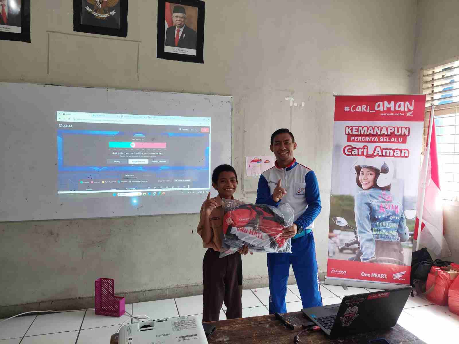 Asmo Sulsel Edukasi Safety Riding Pada Siswa SMP Nasional Makassar