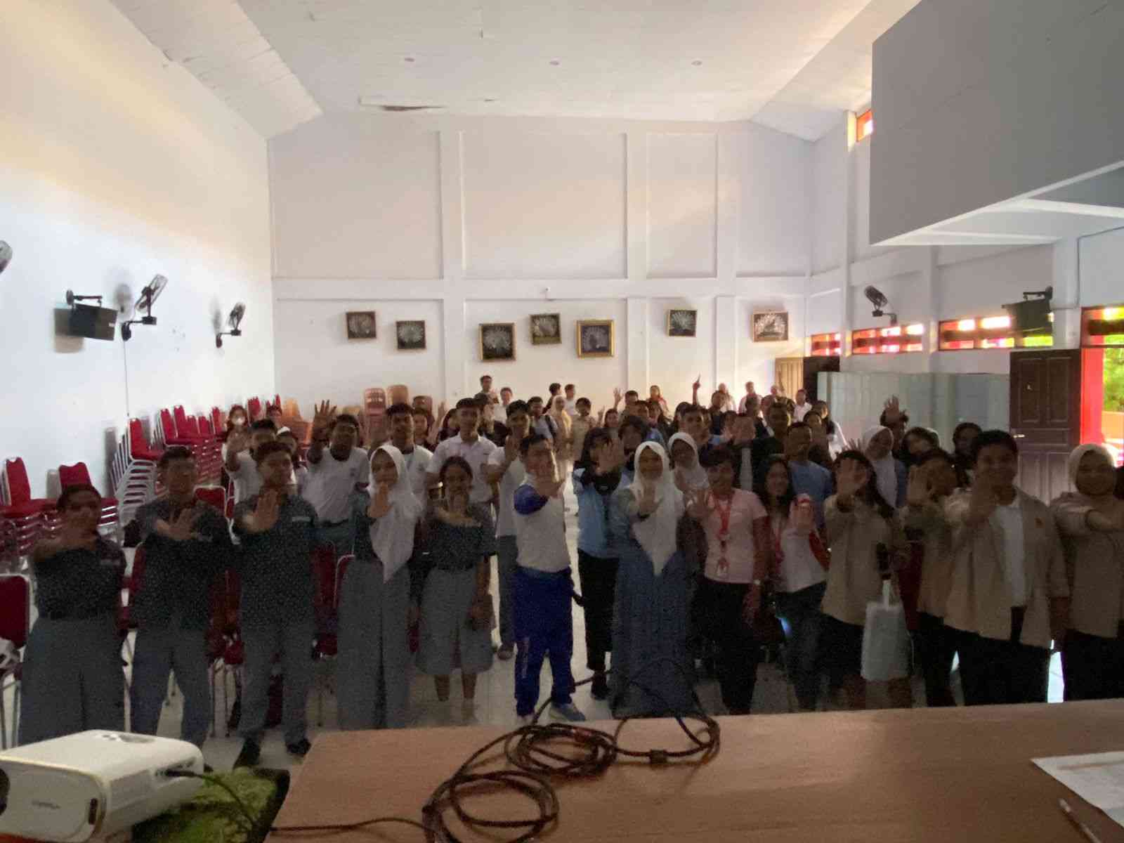 Asmo Sulsel Satlantas Polresta Ambon Edukasi Safety Riding Pada Siswa