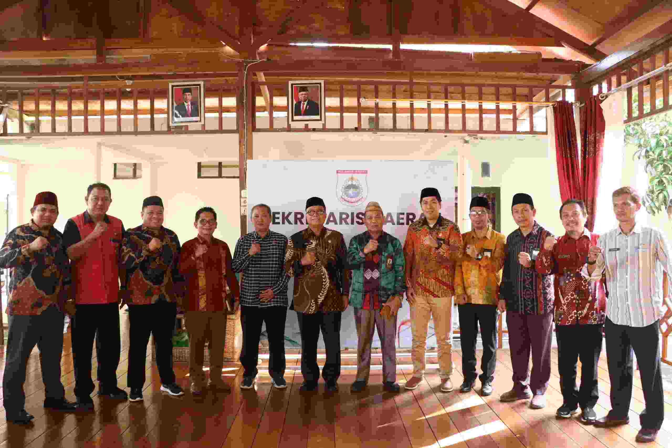 Biro Tata Pemerintahan dan Kesra Pemprov Sulbar LPTQ Sulbar dan Kanwil Kemenag Sulbar Gelar Rapat Persiapan MTQ Nasional Ke 30 di Samarinda
