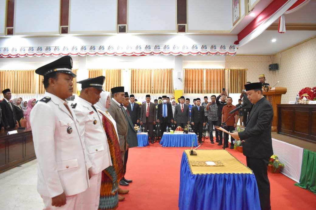 Bupati Selayar Kukuhkan Masa Perpanjangan Jabatan Kepala Desa dan Anggota BPD di Ruang Pola Kantor Bupati