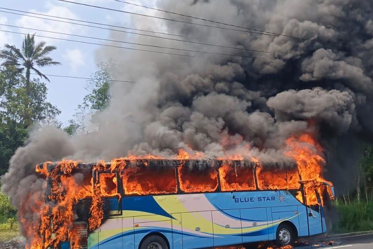 Insiden Terbakarnya Bus Pariwisata di Salatiga : Tidak Ada Korban Jiwa
