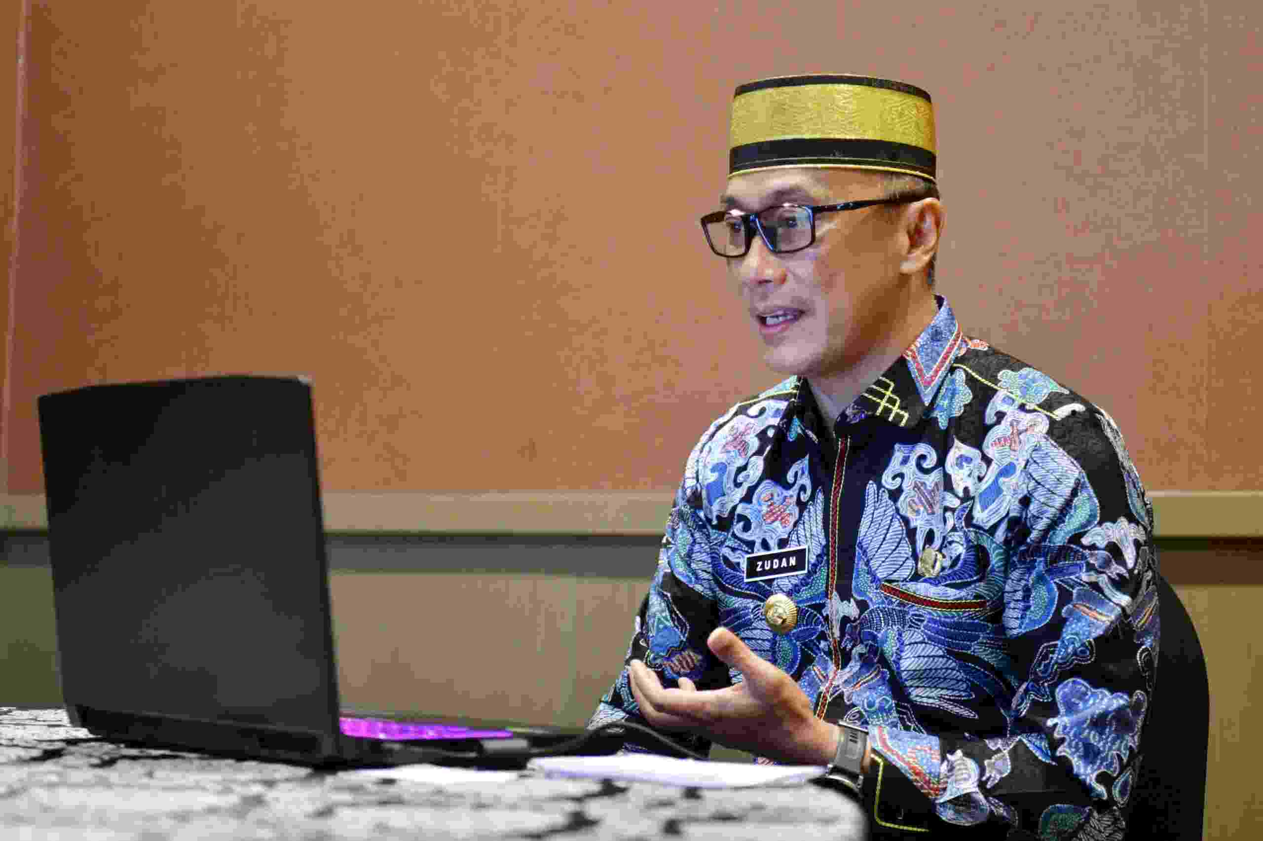 Ribuan Peserta Ikuti Webinar #2 ASN Adaptif Pemprov Sulsel, Fokus Ciptakan Kebahagiaan ASN untuk Tingkatkan Kualitas Pelayanan Publik