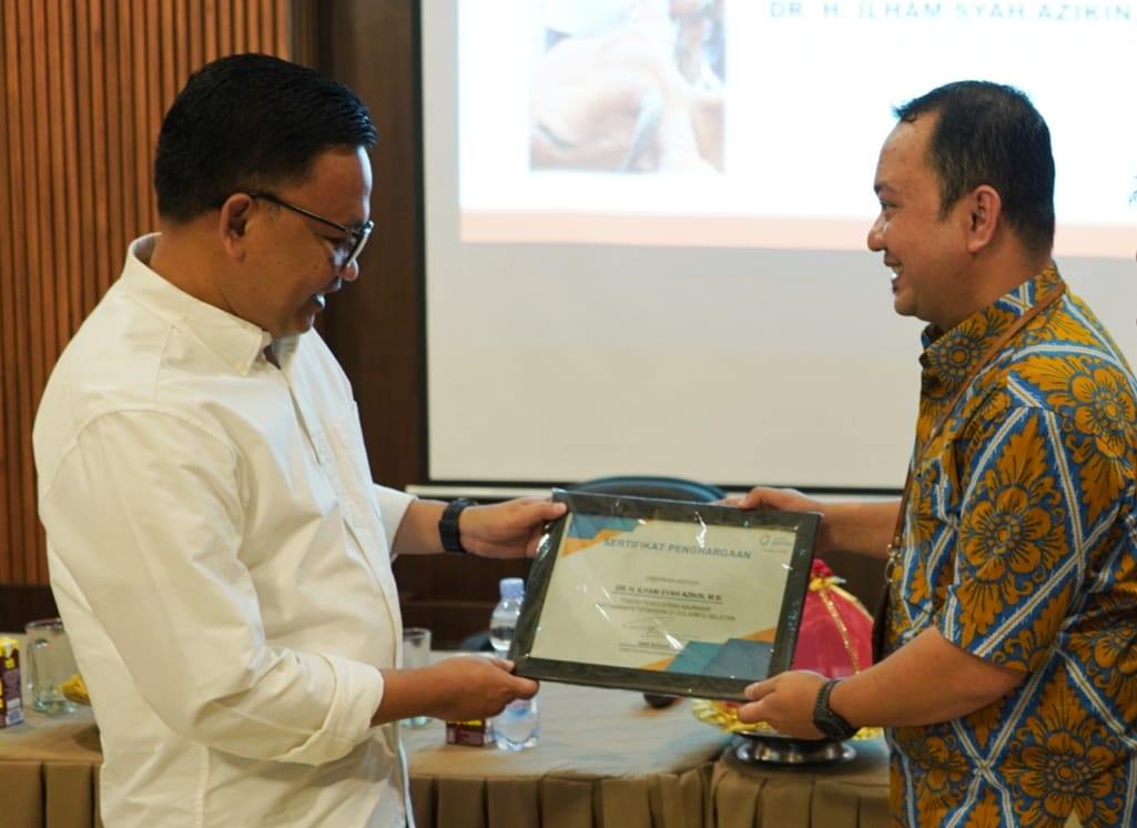 Program Asuransi Peternakan di Bantaeng, Ilham Azikin terima Penghargaan dari Jasindo. (Ist)