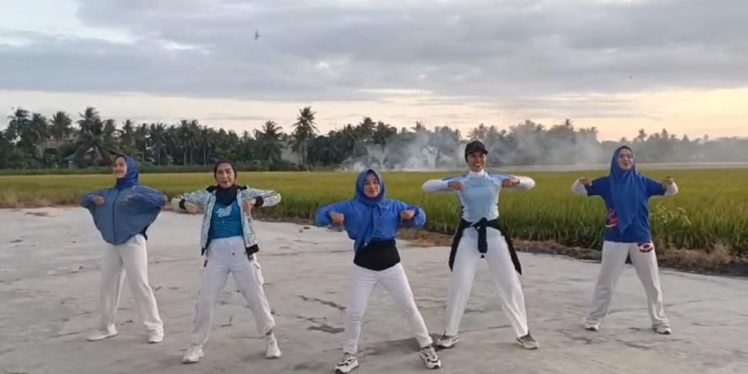 Pasangan Bebas-Siti Kenalkan Musik Senam BESTI. (Ist)