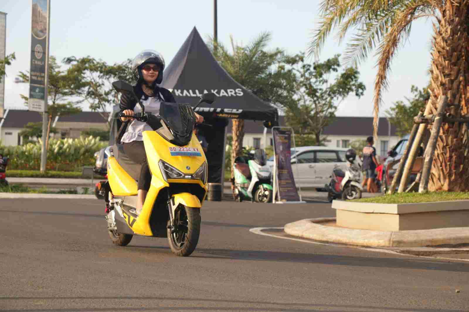 Kalla Kars Hadirkan Promo Jeger Dengan Membawa Pulang E United Motor Dengan Cicilan Rp 17 Ribu Perhari