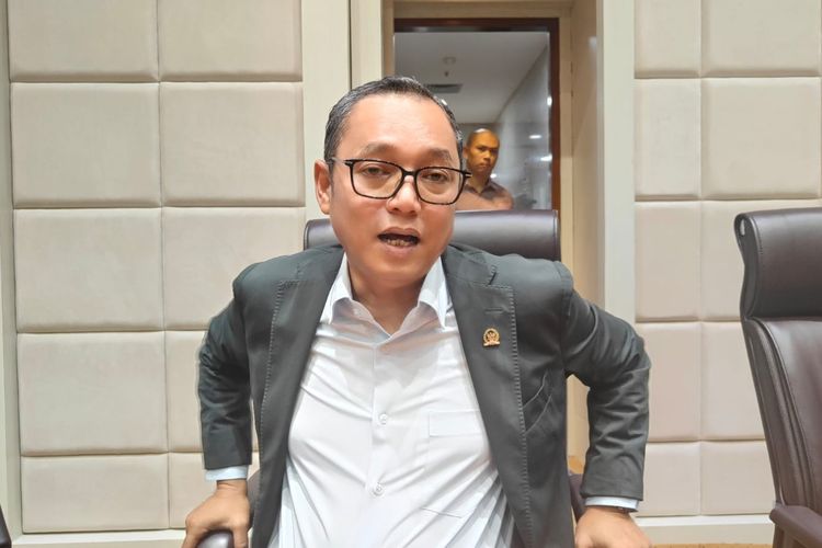 Ketua DPP PDI P Bidang Pemenangan Pemilu Eksekutif Deddy Yevri Sitorus
