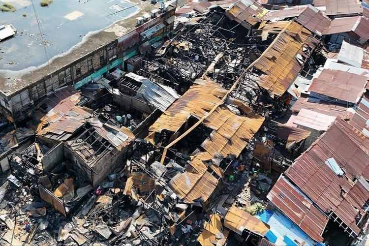 Kebakaran Hebat di Pasar Lima Banjarmasin : 70 Kios dan Rumah Ibadah Hangus
