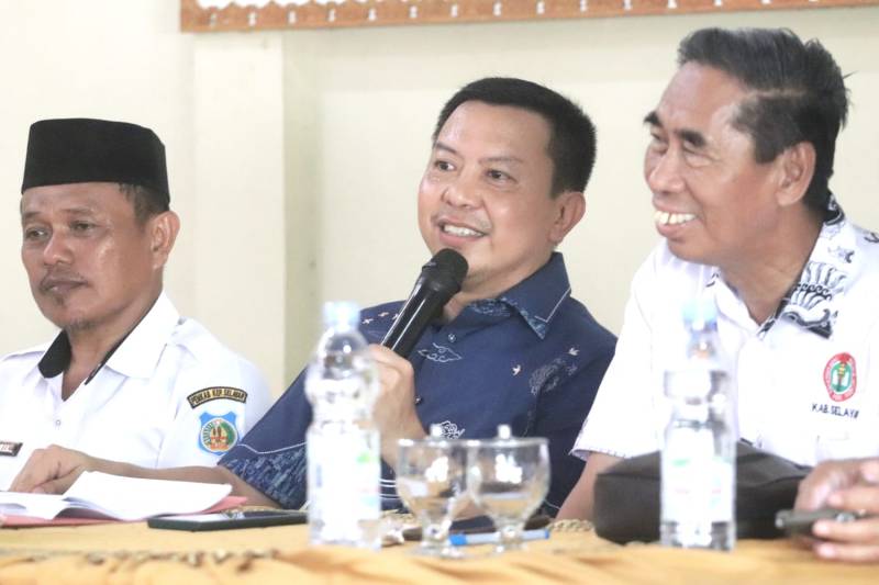 Kunker Ke Pulau Bonerate Bupati Selayar Minta Seluruh Aparatur Pemerintah Jaga Kekompakan