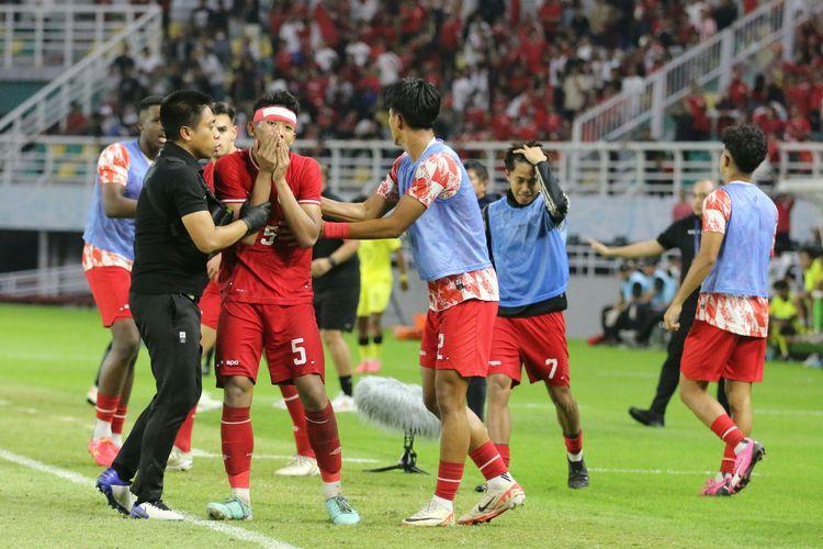 Muhammad Alfharezzi Buffon Rayakan Gol Bersama Rekan Setimnya Pada Laga Semifinal Piala AFF U 19 2024 Antara Indonesia VS Malaysia