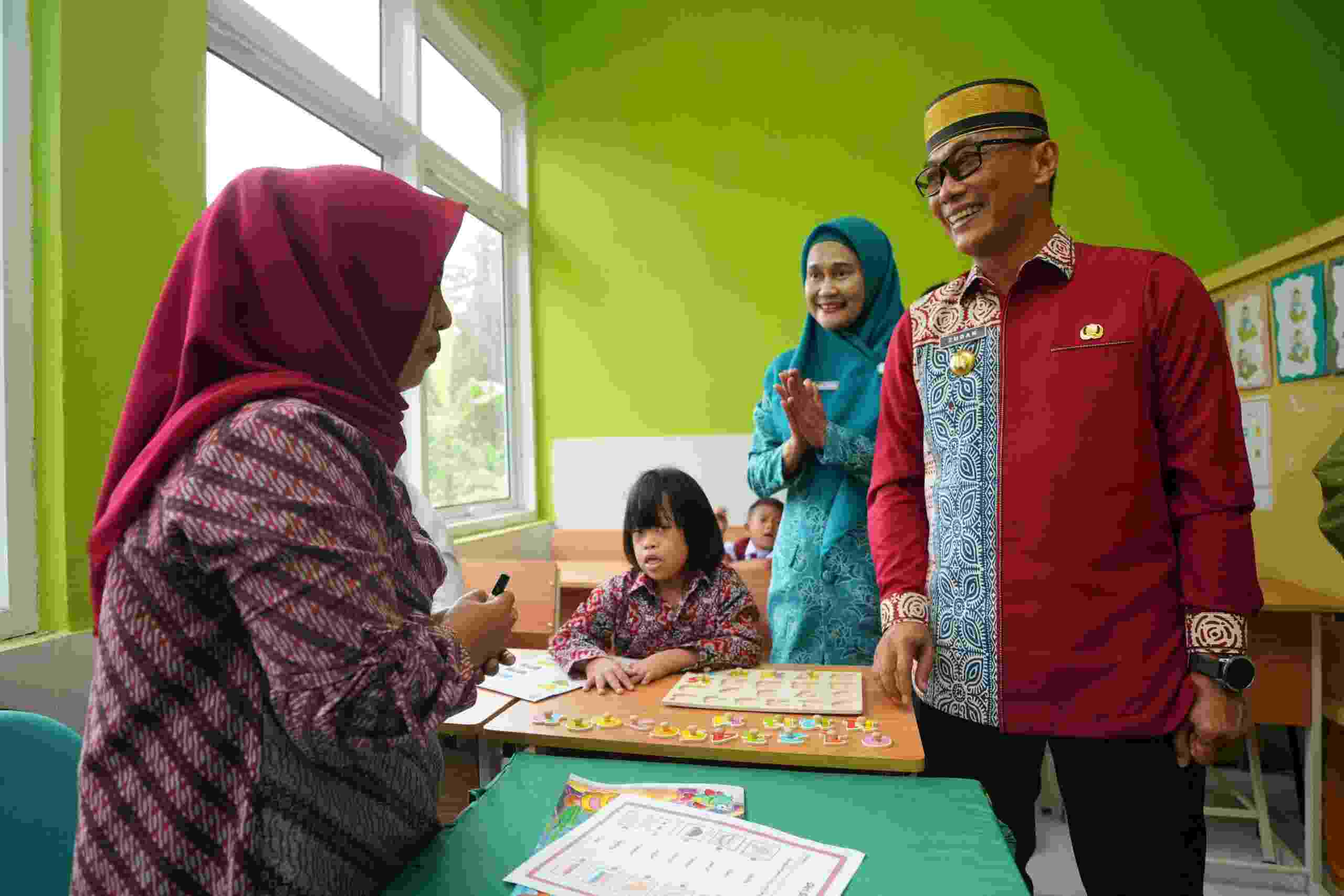 Kunjungan Ke SLB Negeri 1 Bantaeng, PJ Gubernur Sulsel Janjikan Ini