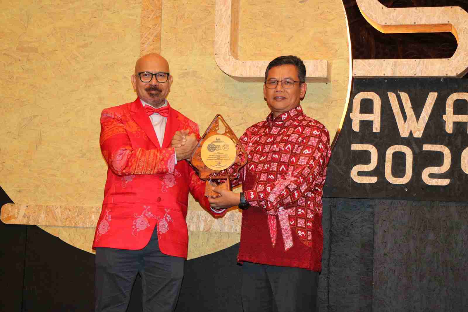 PLN Raih Penghargaan Platinum Plus di Nusantara CSR Awards 2024