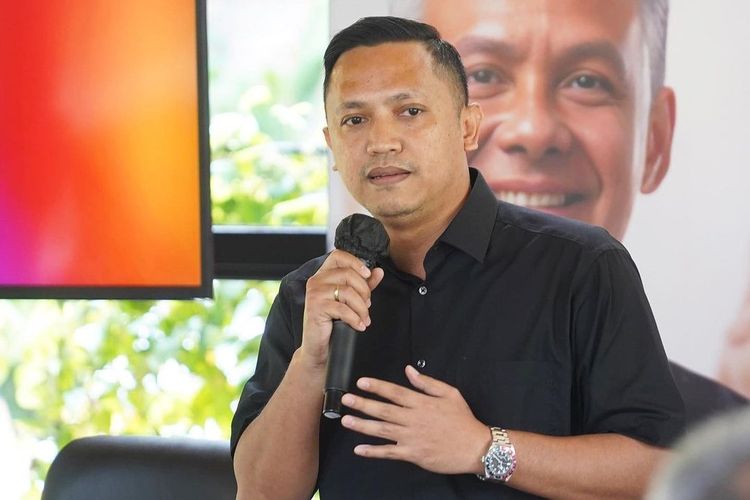 Pengacara Sekaligus Ketua DPP PDIP Bidang Reformasi Sistem Hukum Nasional Ronny Talapessy
