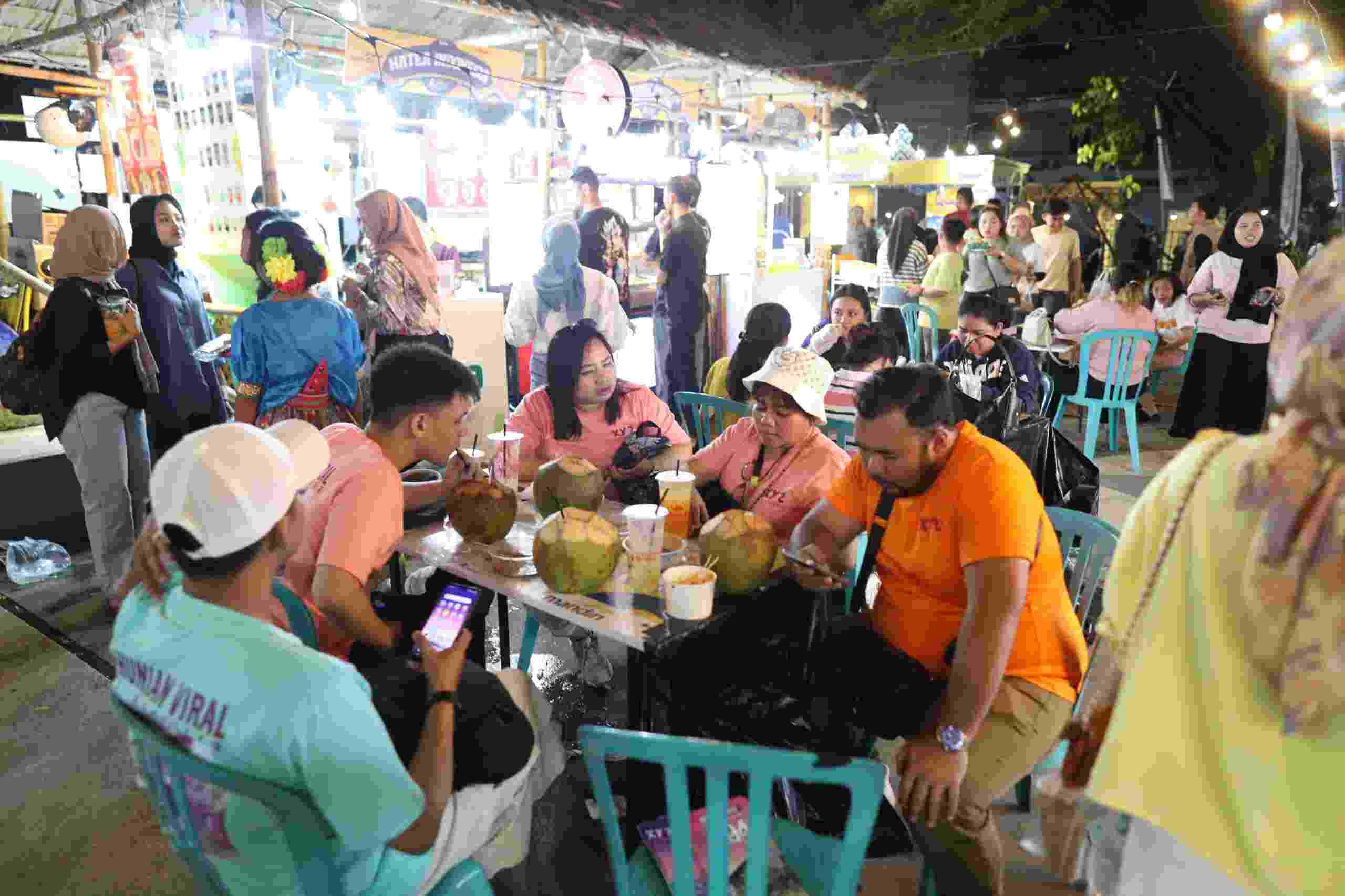 Penutupan F8 Makassar Zona 5 Dipadati Pengunjung Nikmati Aneka Jajan Kuliner di Indonesia