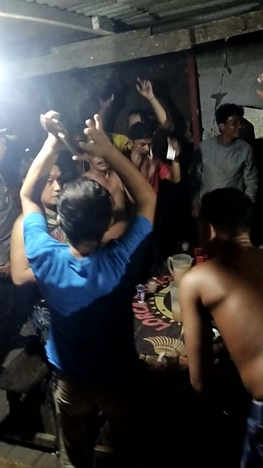 Polsek Manggala Patroli Malam Minggu Temukan Sekelompok Warga Pesta Miras