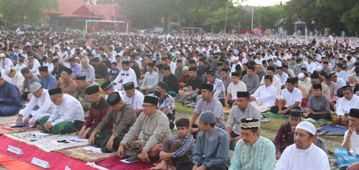Bupati, Forkopimda Selayar Bersama Ribuan Umat Muslim Khusyuk Shalat Idul Adha di Lapangan Pemuda Benteng
