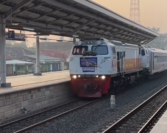 Jadi KA Dengan Rute Terpanjang, Berikut Jadwal Keberangkatan dan Harga Tiket KA Blambangan Ekspres Dari Pasarsenen