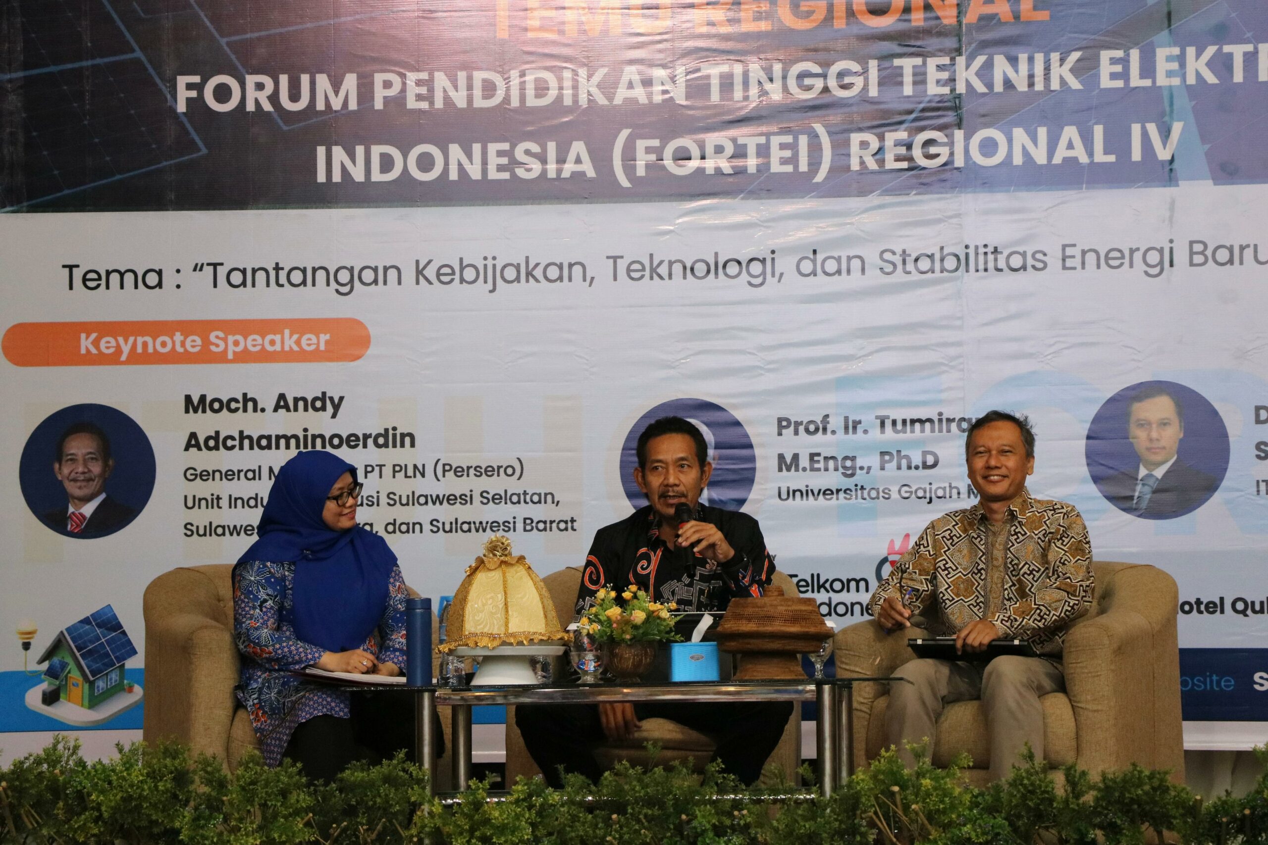 Seminar Nasional Teknik Elektro (SEMNASTEK) 2024 dengan Tema Tantangan Kebijakan Teknologi dan Stabilitas Energi Baru Terbarukan Yang Digelar oleh Jurusan Teknik Elektro Fakultas Teknik Halu Oleo dan Forum Pendidikan Tinggi Teknik Elektro Indonesia (FORTEI) Regional IV di Kota Kendari