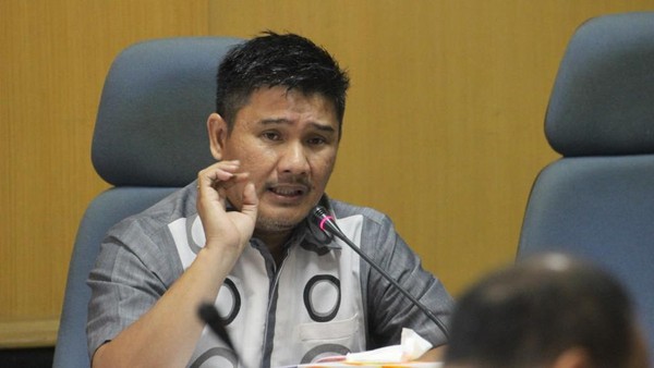 Rapat Paripurna DPRD Makassar, Adi Rasyid Ali: Koordinasi Badan Eksekutif dan Legislatif Masih Kurang Baik