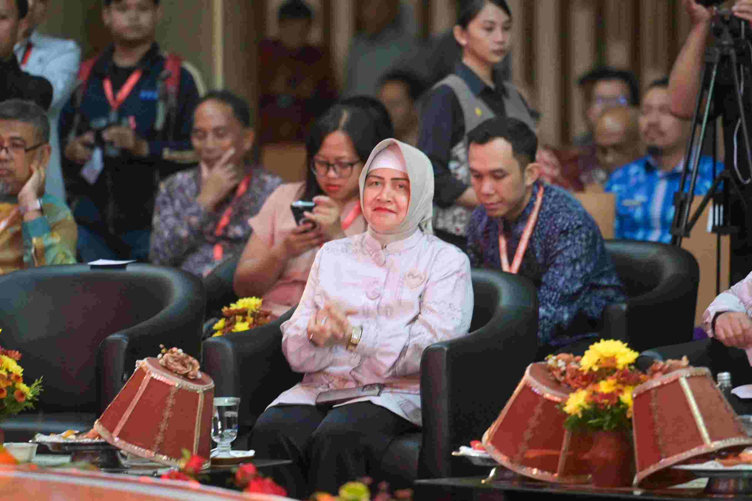 Makassar Investment Forum : Indira Yusuf Ismail Hadir Sebagai Simbol Peran Perempuan dalam Pembangunan Ekonomi dan Sosial