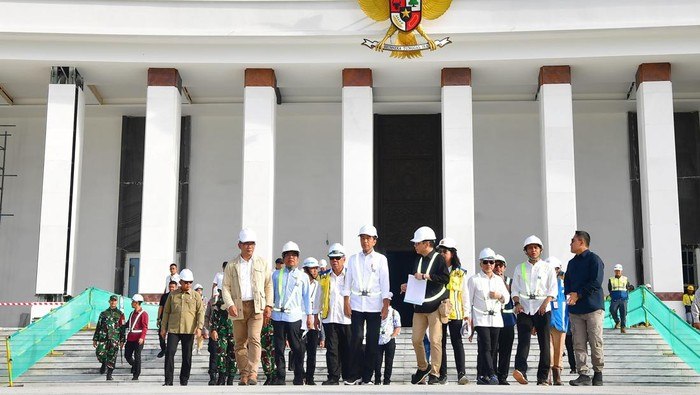 saat jokowi meninjau istana negara di ikn rabu 572024 169
