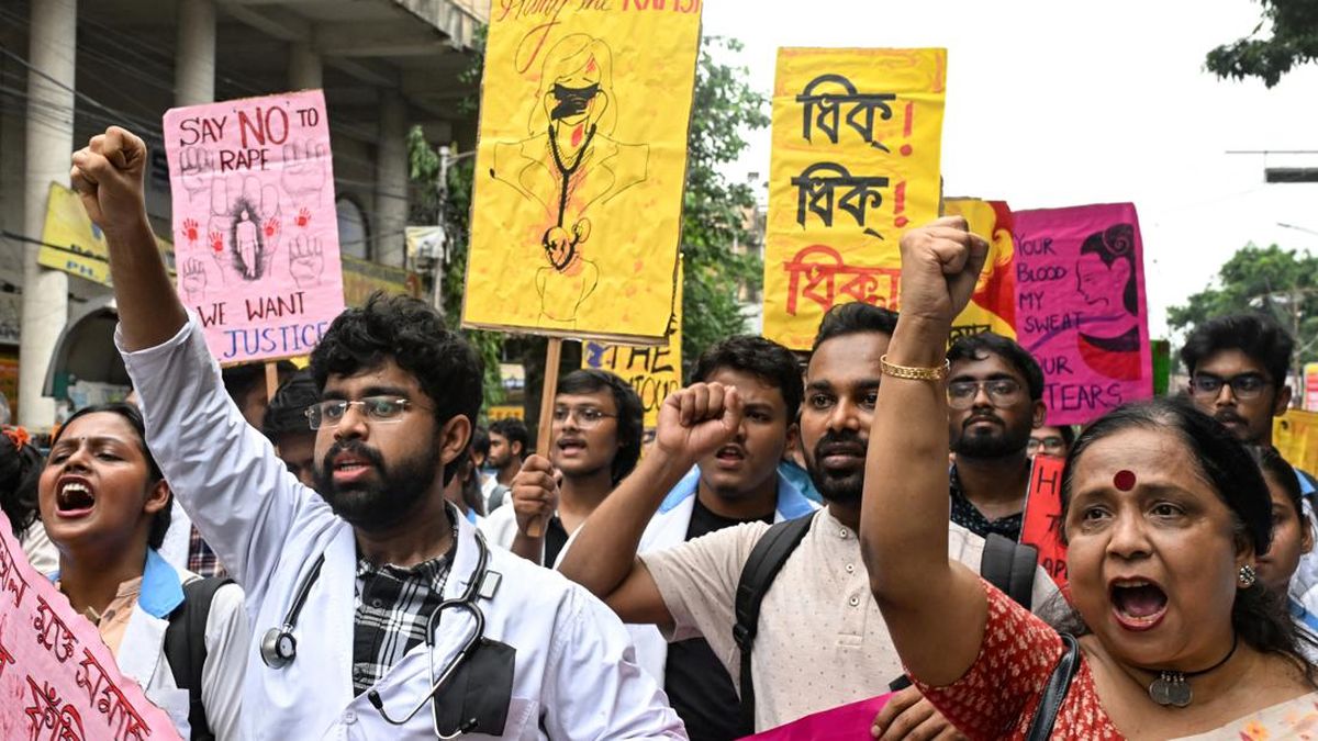 Aksi Demo Dokter dan Nakes Imbas Kasus Pemerkosaan Dokter Magang di India