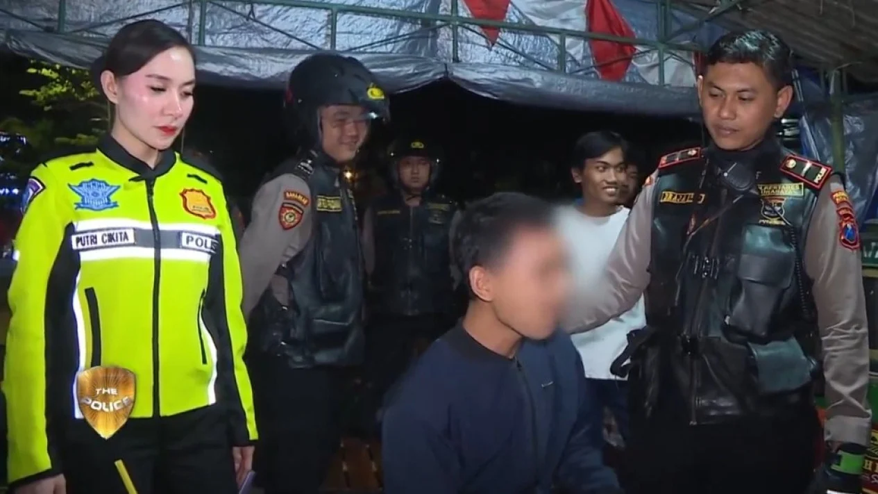Aksi Polwan Tegur Pria Makan Jadi Viral, Ini Penjelasan Polri