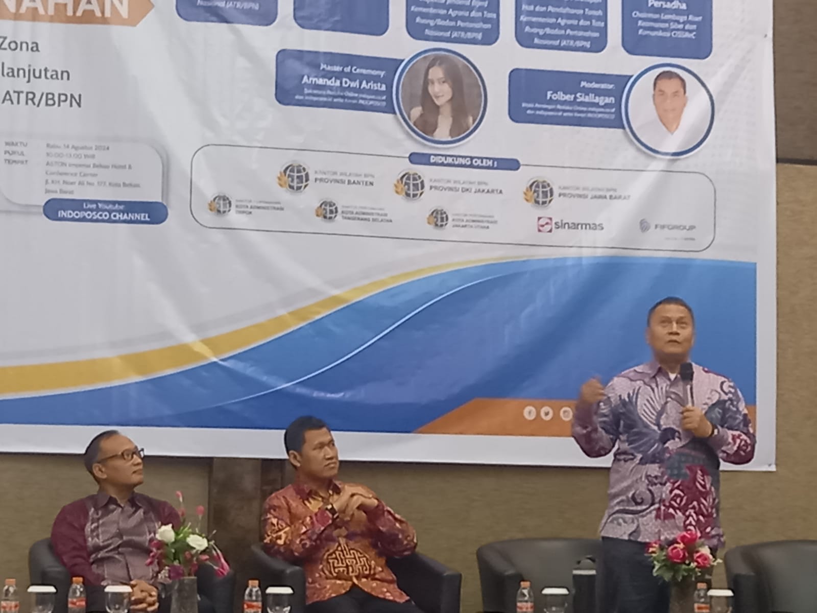 Anggota DPR RI Komisi II Mardani Ali Sera Saat Berbicara di Diskusi Publik Mengenai Tantangan dan Resiko Digitalisasi Pertanahan