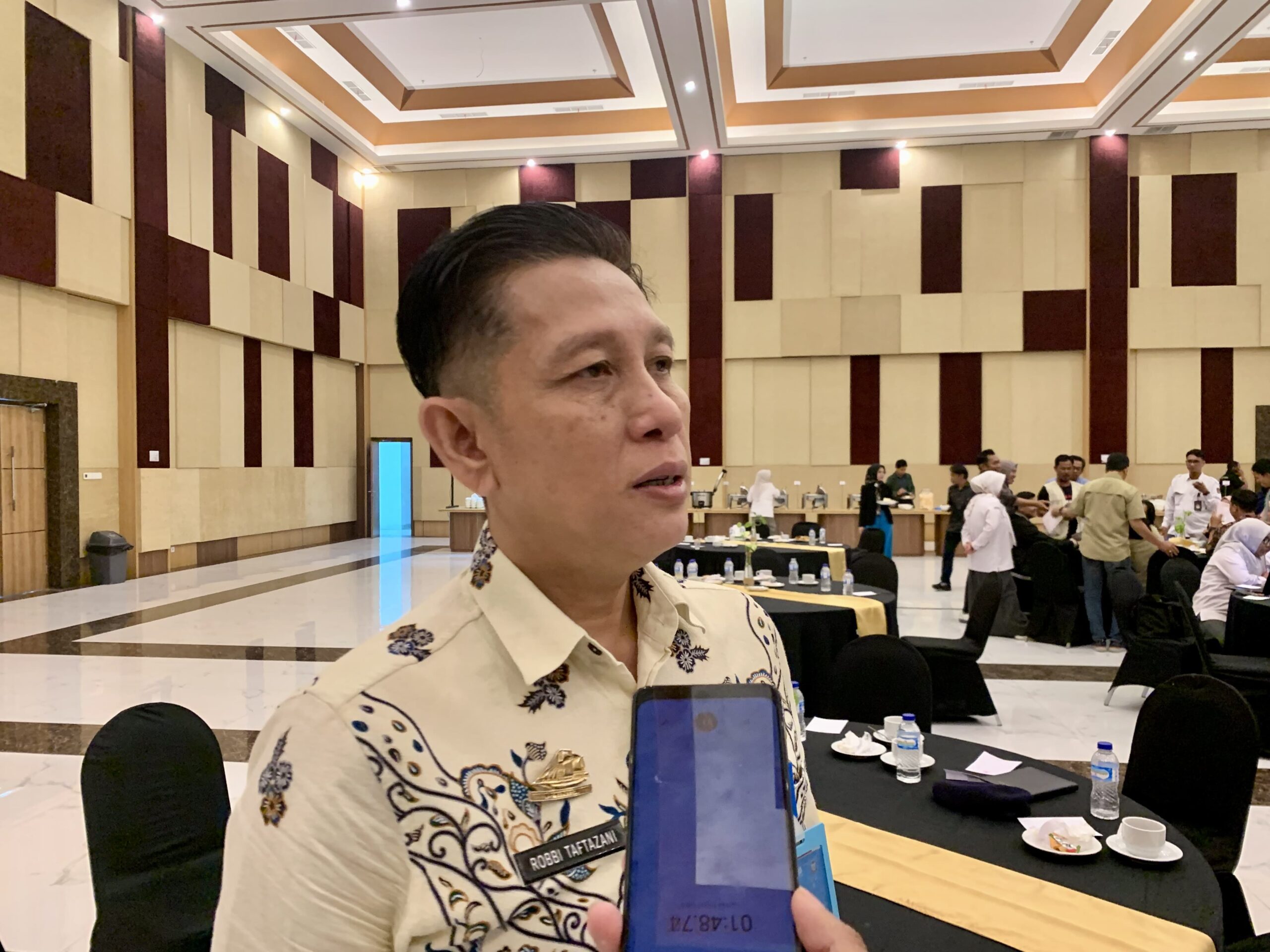 Fungsional Ahli Madya Bapedda Kota Makassar Robby Taftazani di Hotel Universitas Hasanuddin Makassar