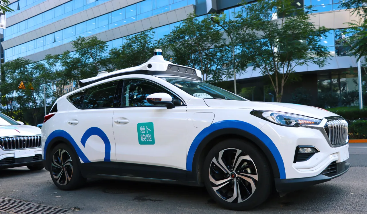 Go Robotaxi di China