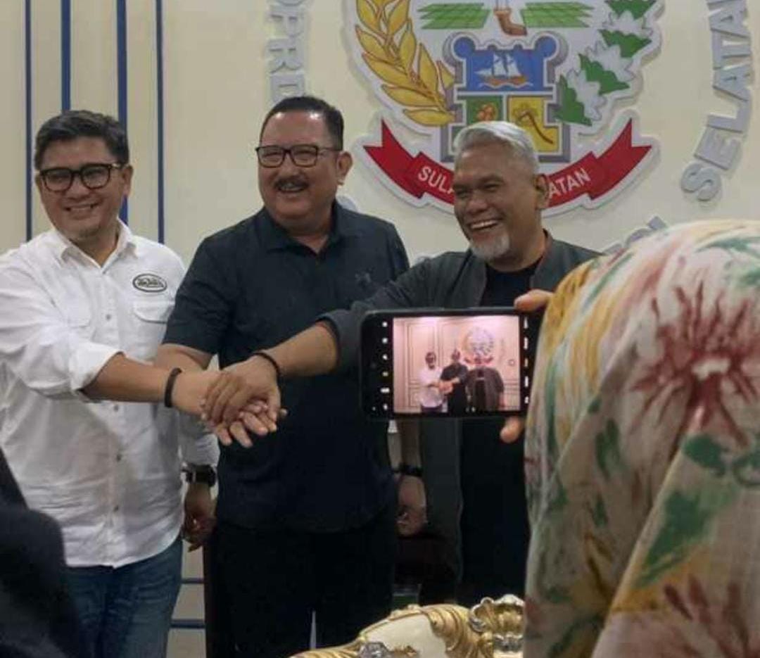 Adi Rasyid Ali (ARA) bersama Ketua PKS Sulsel Amri Arsyid deklarasi sebagai pasangan untuk maju berkontestasi di Pemilihan Wali Kota (Pilwalkot) Makassar 2024