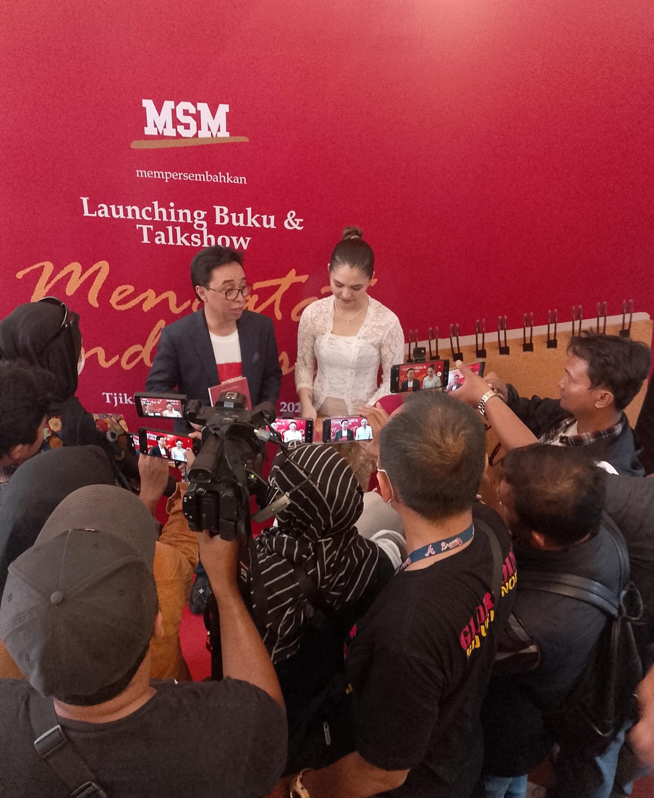 Sekjen Ikatan Alumni Fakultas Ekonomi dan Bisnis (IKAFE) Universitas Hasanuddin, Mohammad Suaib Mappasila (MSM) menggelar diskusi buku sekaligus meluncurkan berdirinya “Rumah Mencatat Indonesia” (RMI). (Ist)