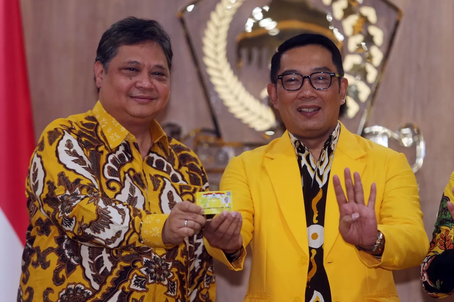 Ketua Umum Partai Golkar Airlangga Hartarto dan Ridwan Kamil