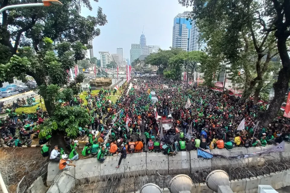 Ojek Online dan Kurir Gelar Aksi Unjuk Rasa