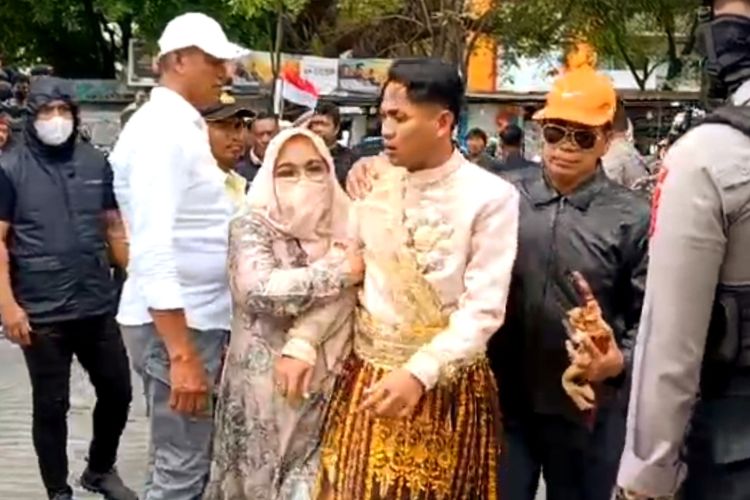 Potret Keluarga Pengantin Marah Saat Aksi Demo Mahasiswa Hingga Akibatkan Tamu Tak Hadir