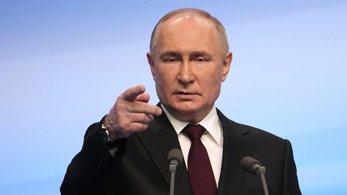 Putin Desak Israel Tak Serang Pembangkit Nuklir Iran
